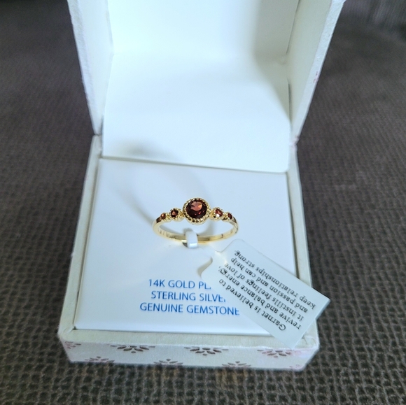 Shivam Garnet❤️ Ring💍 - NIB - Picture 13 of 16